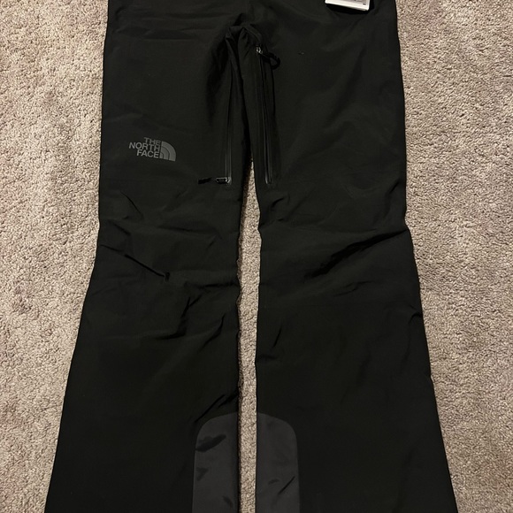 Northface Waterproof, Insulated Ski Pants/ Snow Bibs Womens - Picture 4 of 13